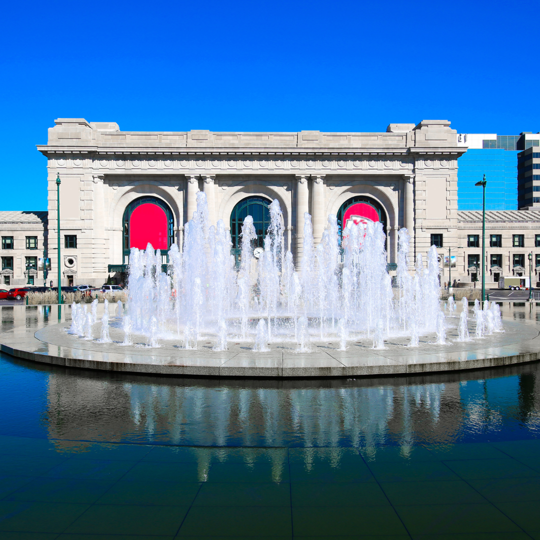 Fountain outside of Union Station in Kansas City